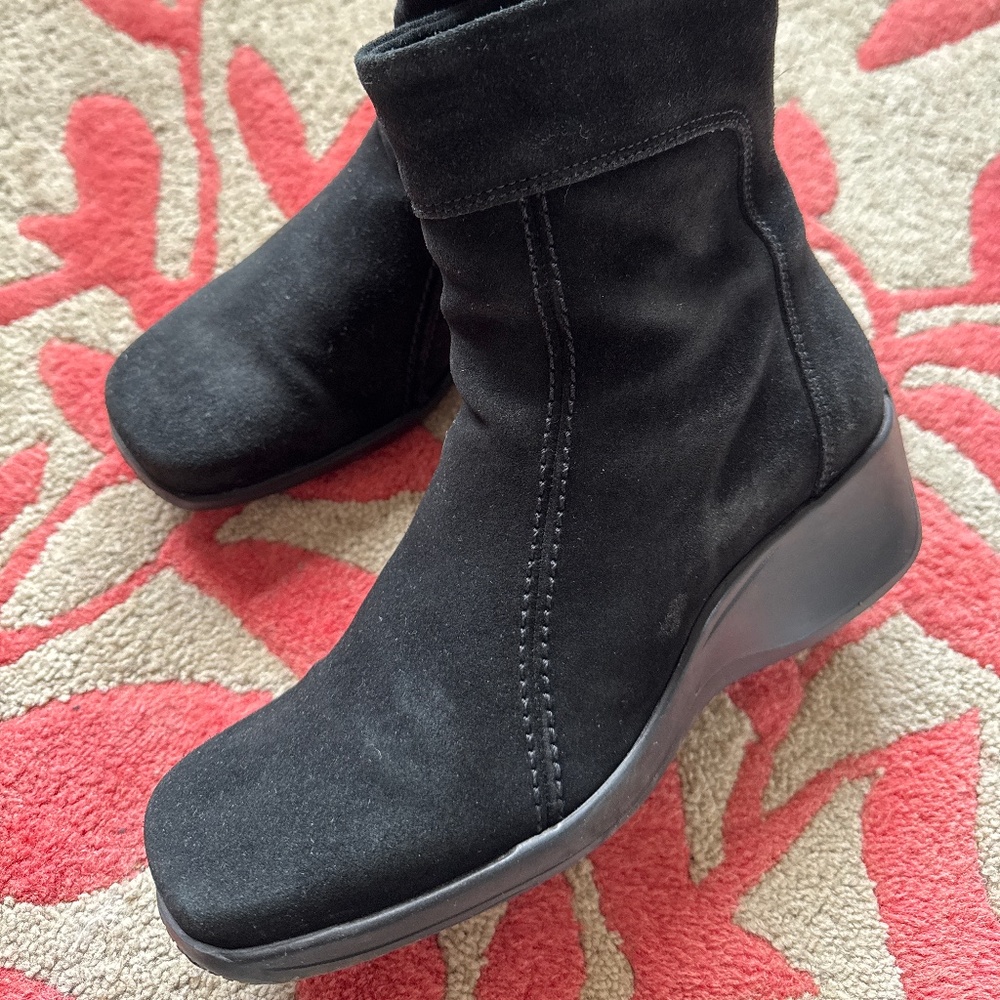 La Canadienne black ankle boots